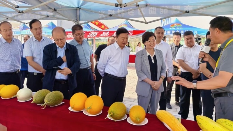 甘肅省農業科學院西甜瓜高臺試驗站及國家西瓜甜瓜種質資源中期庫高臺展示中心揭牌